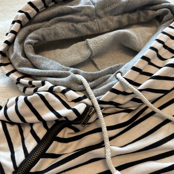 Double Hooded Sweatshirt - S. - Picture 2 of 3